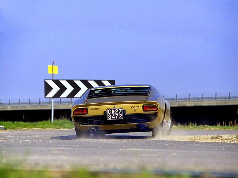  Lamborghini Miura P400 S 1969 года  (фото 15 из 16)